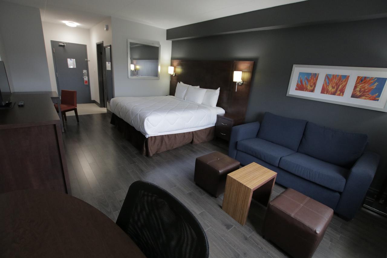 Canadas Best Value Inn Уэлленд Экстерьер фото