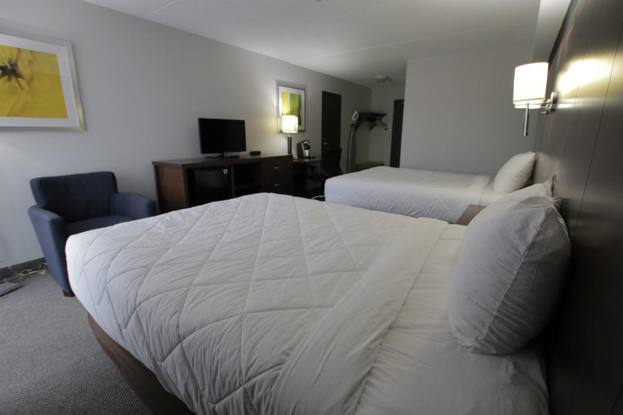 Canadas Best Value Inn Уэлленд Экстерьер фото