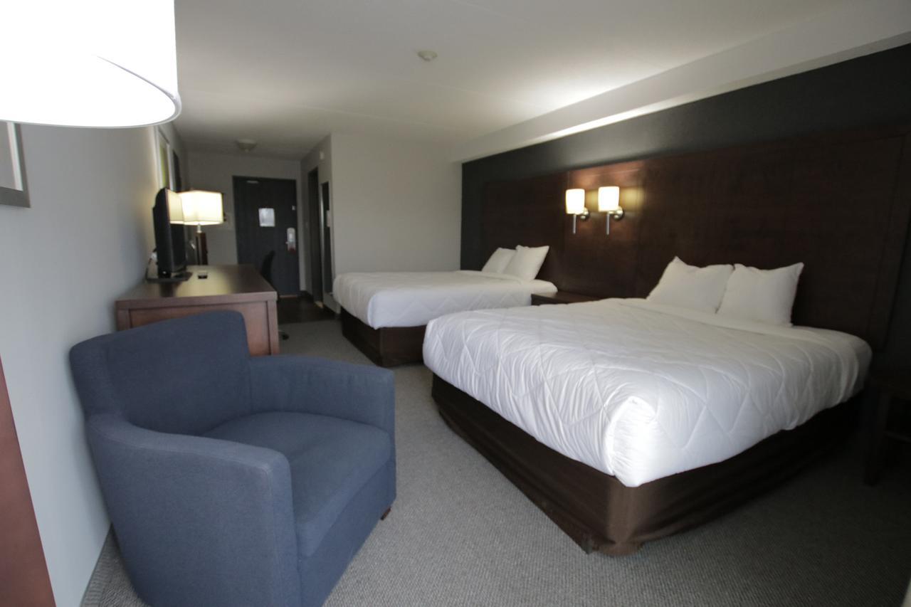 Canadas Best Value Inn Уэлленд Экстерьер фото
